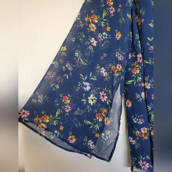 Floral Print Long Sleeve Two Blouse Bundle Women's Size 1X - Picture 5 of 16